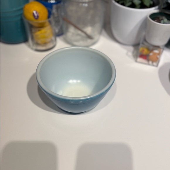 Vintage Pyrex Blue Bowl - Picture 2 of 6